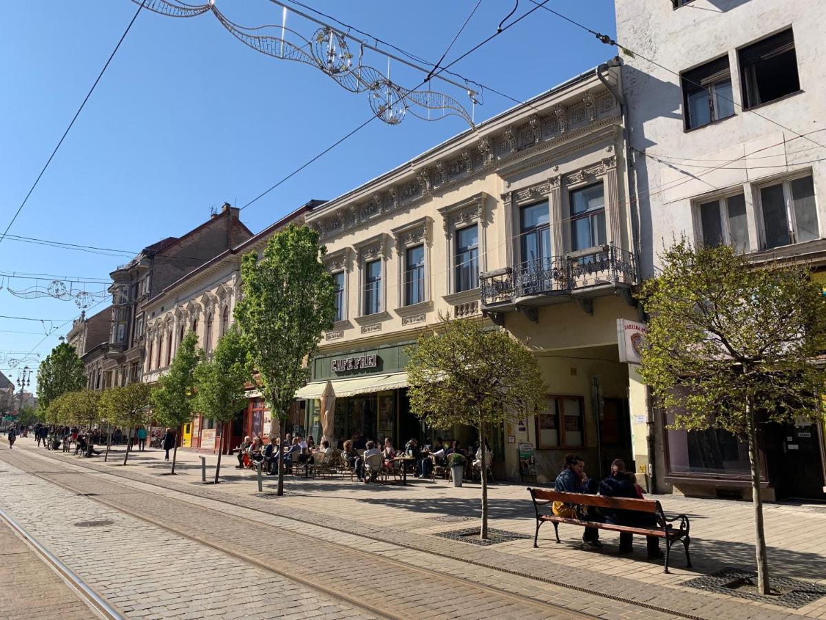 Center Rooms Miskolc Exterior photo